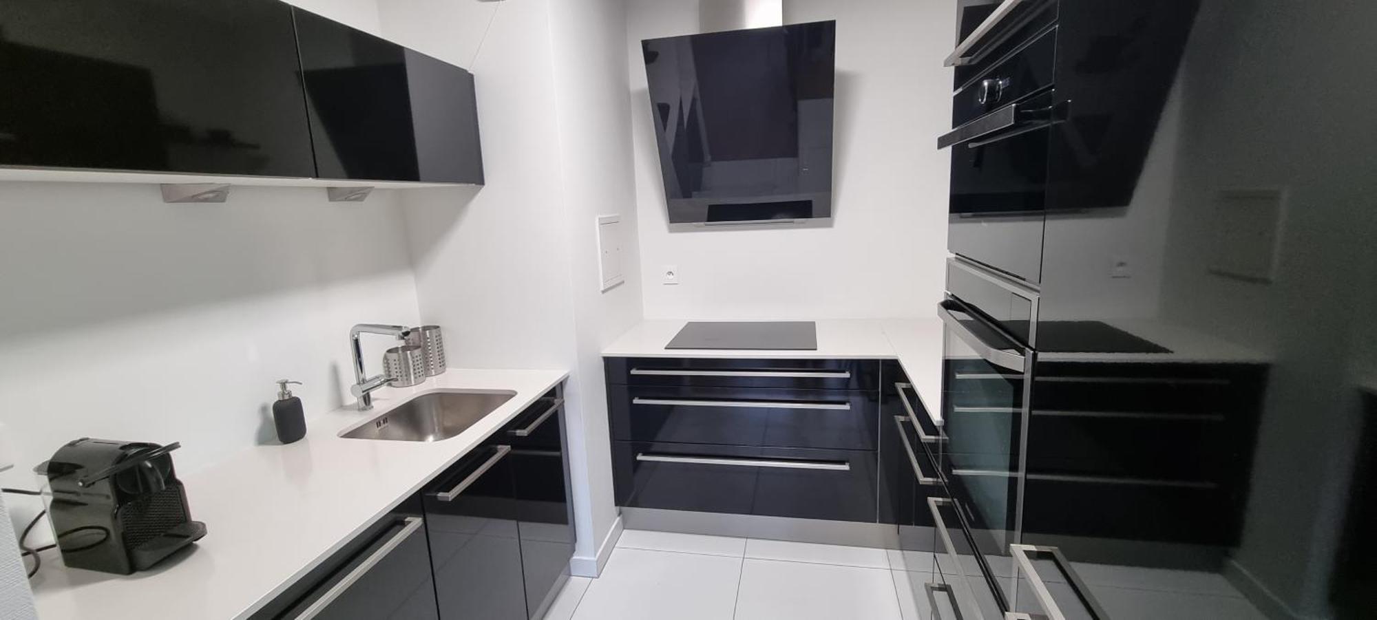 Bel Contemporain Avec Terrasse Climatisation Et Parking Payant En Option